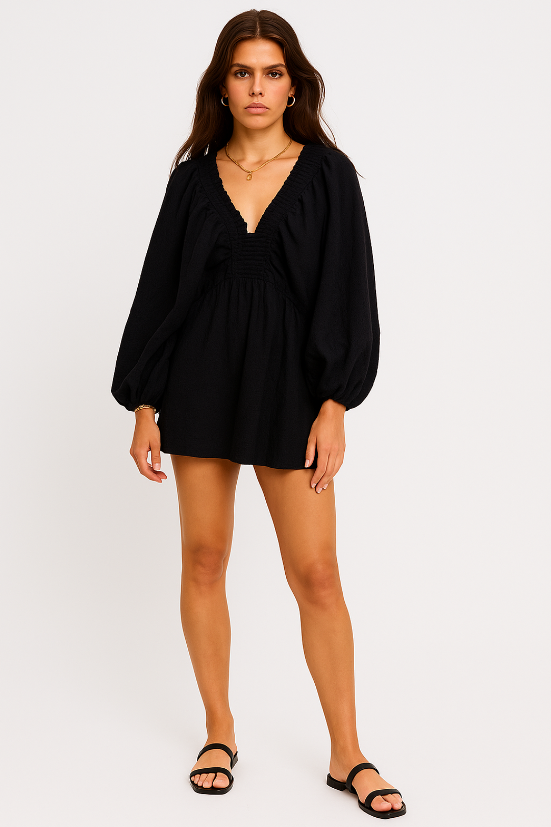 Kort elegant jurkje | Pofmouwen | Diepe V-hals