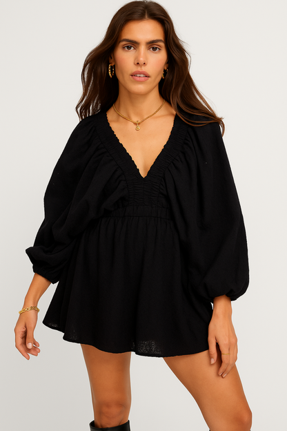 Kort elegant jurkje | Pofmouwen | Diepe V-hals