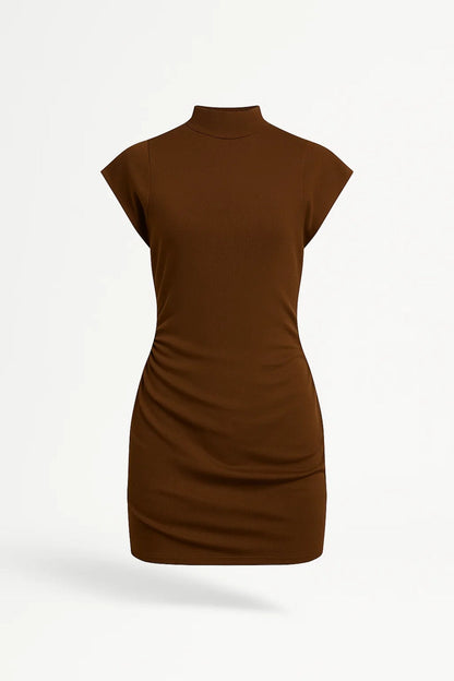 Kort aansluitend jurkje | Hoge hals | Gestructureerde korte mouwen