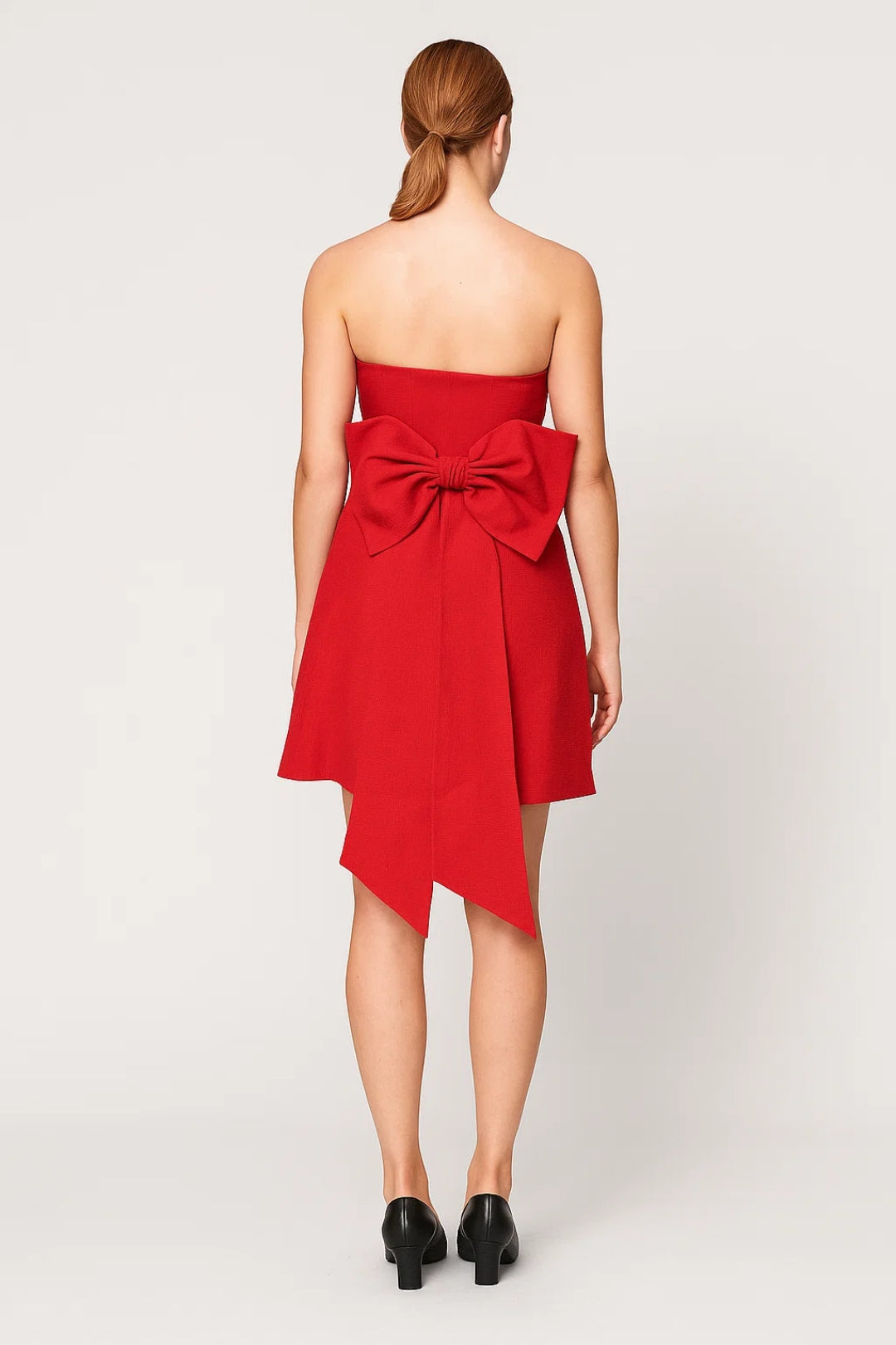 Kort rood strapless jurkje | Strikdetail op de rug | Elegante, gestructureerde snit