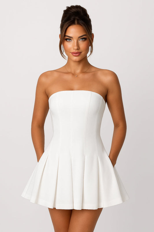 Kort strapless jurkje | Plooirok | Elegante, uitlopende stijl