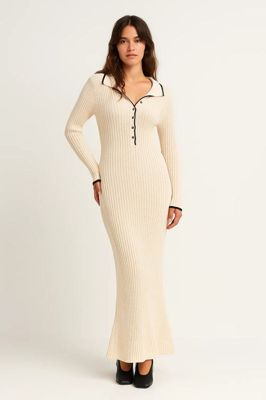 Lange ribgebreide jurk | Contrasterende kraag | Elegant en aansluitend