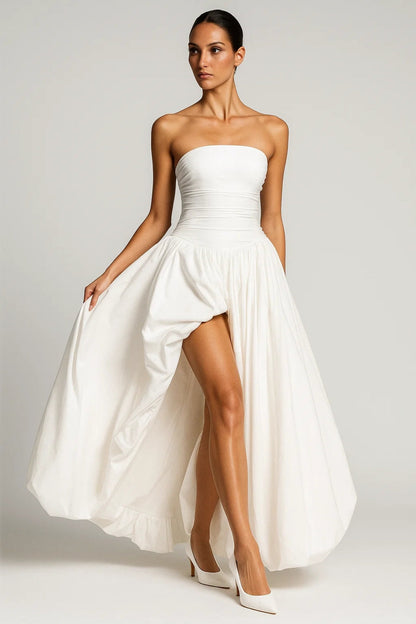 Lange witte strapless jurk | Aansluitend lijfje | Wijde asymmetrische rok