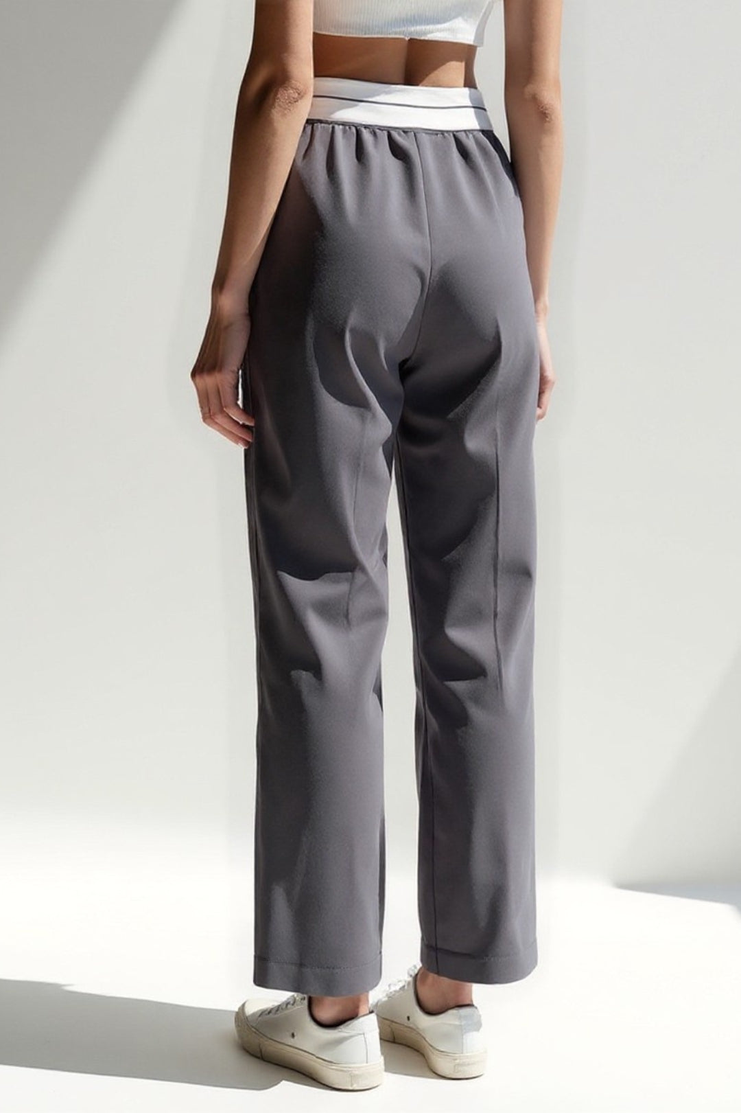 Elegante cropped broek | Contrasterend detail in de taille | Rechte pasvorm