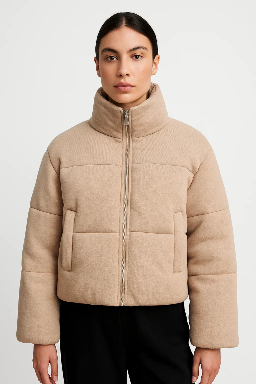 Korte Damesjas | Rechte Snit met Hoge Kraag | Minimalistisch en Warm