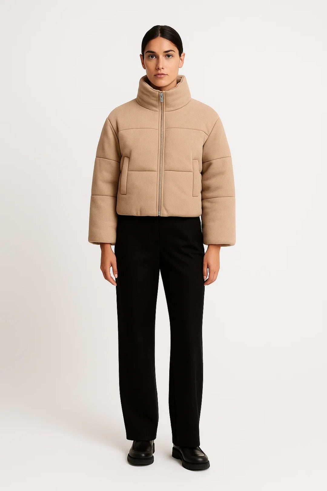 Korte Damesjas | Rechte Snit met Hoge Kraag | Minimalistisch en Warm