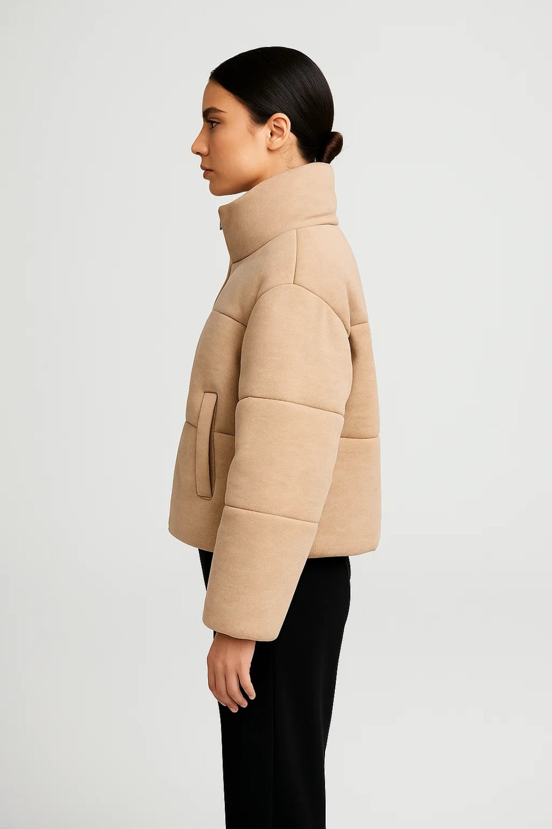 Korte Damesjas | Rechte Snit met Hoge Kraag | Minimalistisch en Warm