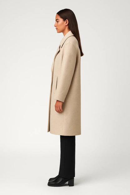 Lange Jassen Collectie | Damesjas met Dubbele Knoopsluiting en Brede Revers | Lichtgewicht en Ademend