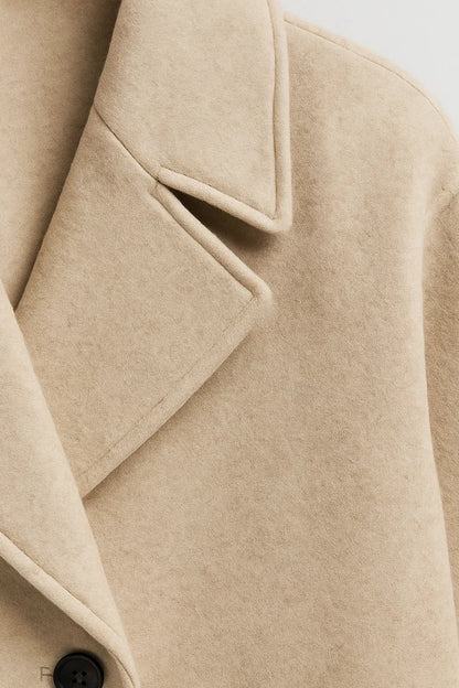 Lange Jassen Collectie | Damesjas met Dubbele Knoopsluiting en Brede Revers | Lichtgewicht en Ademend