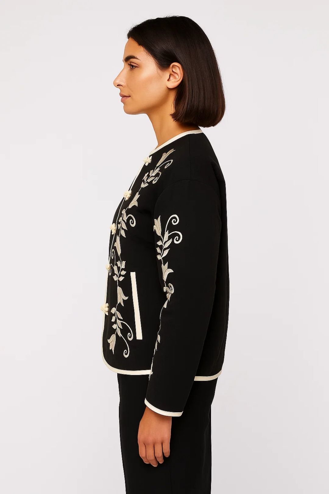 Geborduurd Damesjack | Kort Model met Decoratieve Sluiting | Elegant en Artistiek