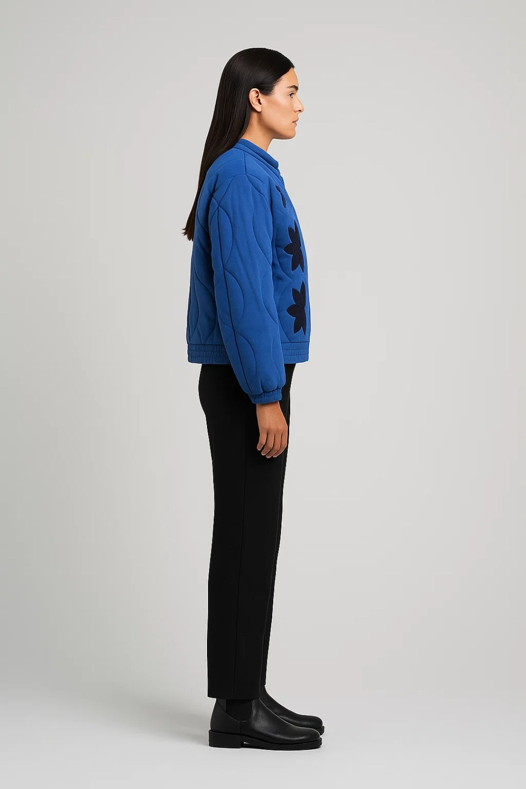 Geborduurde Jassen Collectie | Damesjack met Bloemenpatroon en Drukknoopsluiting | Lichtgewicht en Ademend