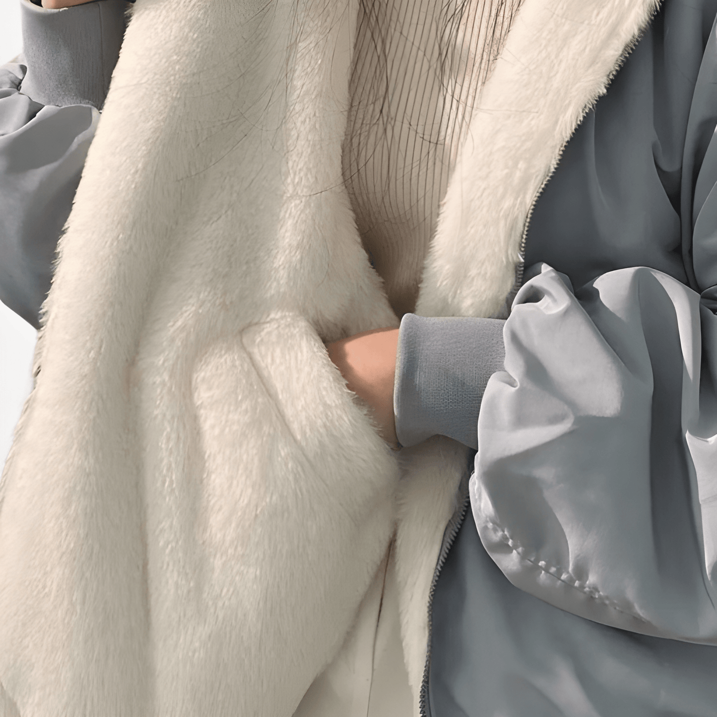 LYRA™ | Warme Jas met Capuchon – Omdraaibaar  & Dubbele Laag in Minimalistisch Design