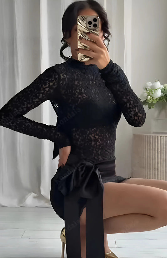 The Livia Lace Bow Set™ – Elegante Two-Piece met Kant & Mini Skirt